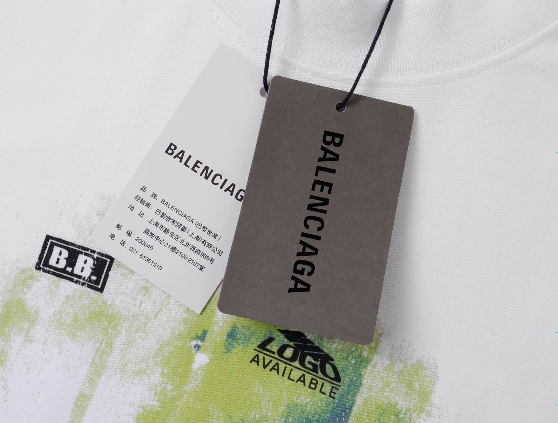 【 . Quality】BALENCI*GA/ .SS 26 New Arrival 。 LOGO T 。 . Authentic 。 ！ ZP 。 260 ， . ， ， 。 。 ， 。 OS . Same Style ：BL 263785 ：White Size：XS S M L